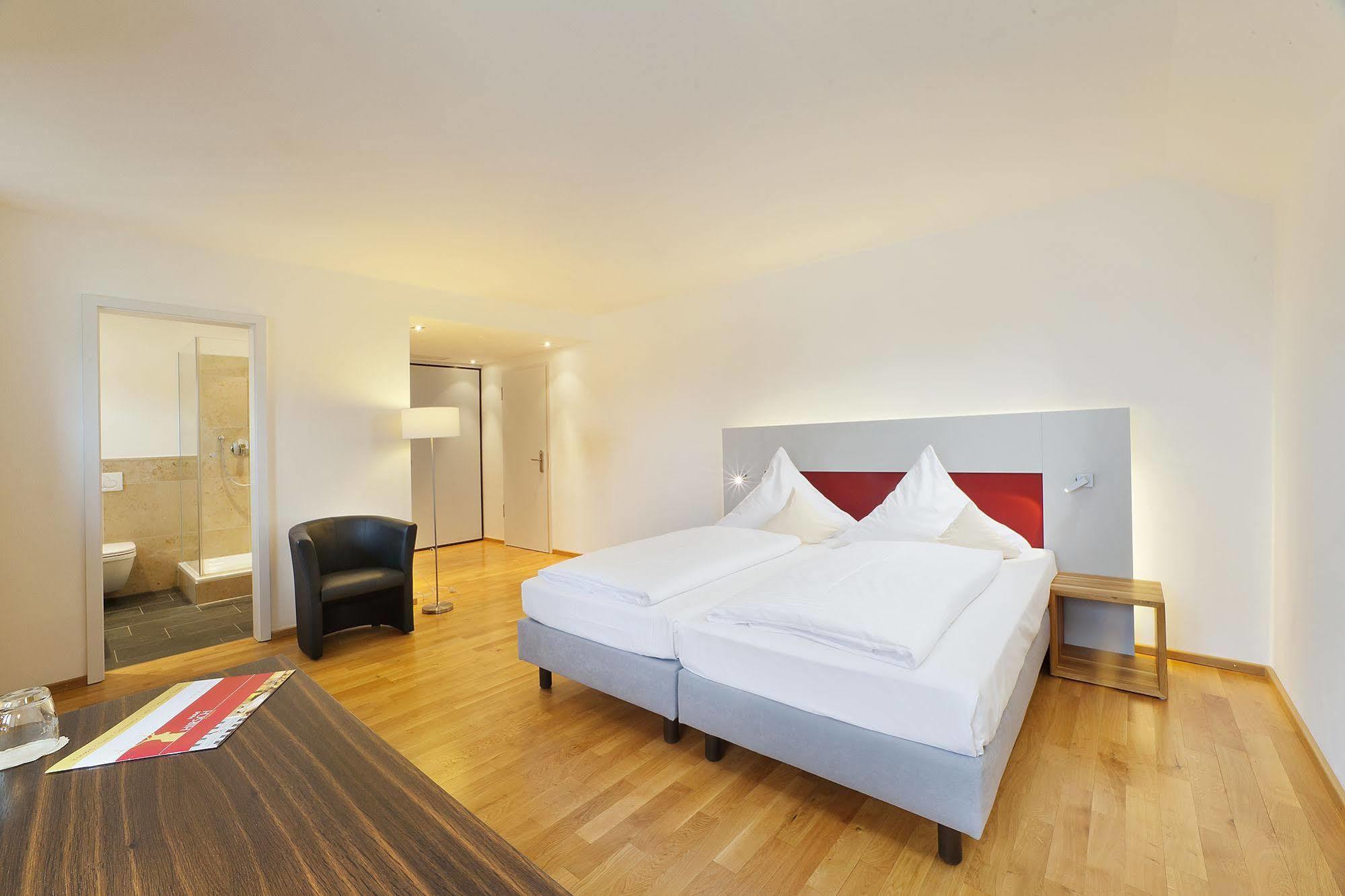 Akzent Brauerei Hotel Hirsch Отобойрен Екстериор снимка