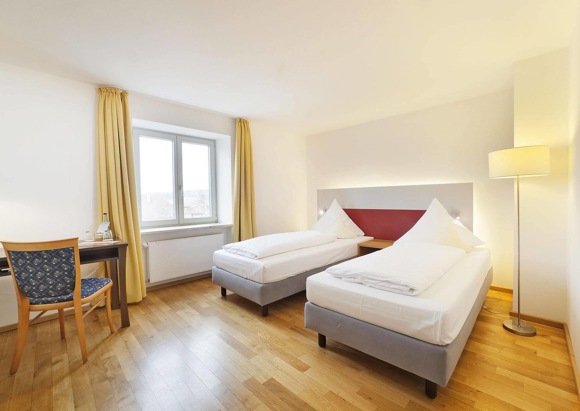 Akzent Brauerei Hotel Hirsch Отобойрен Екстериор снимка