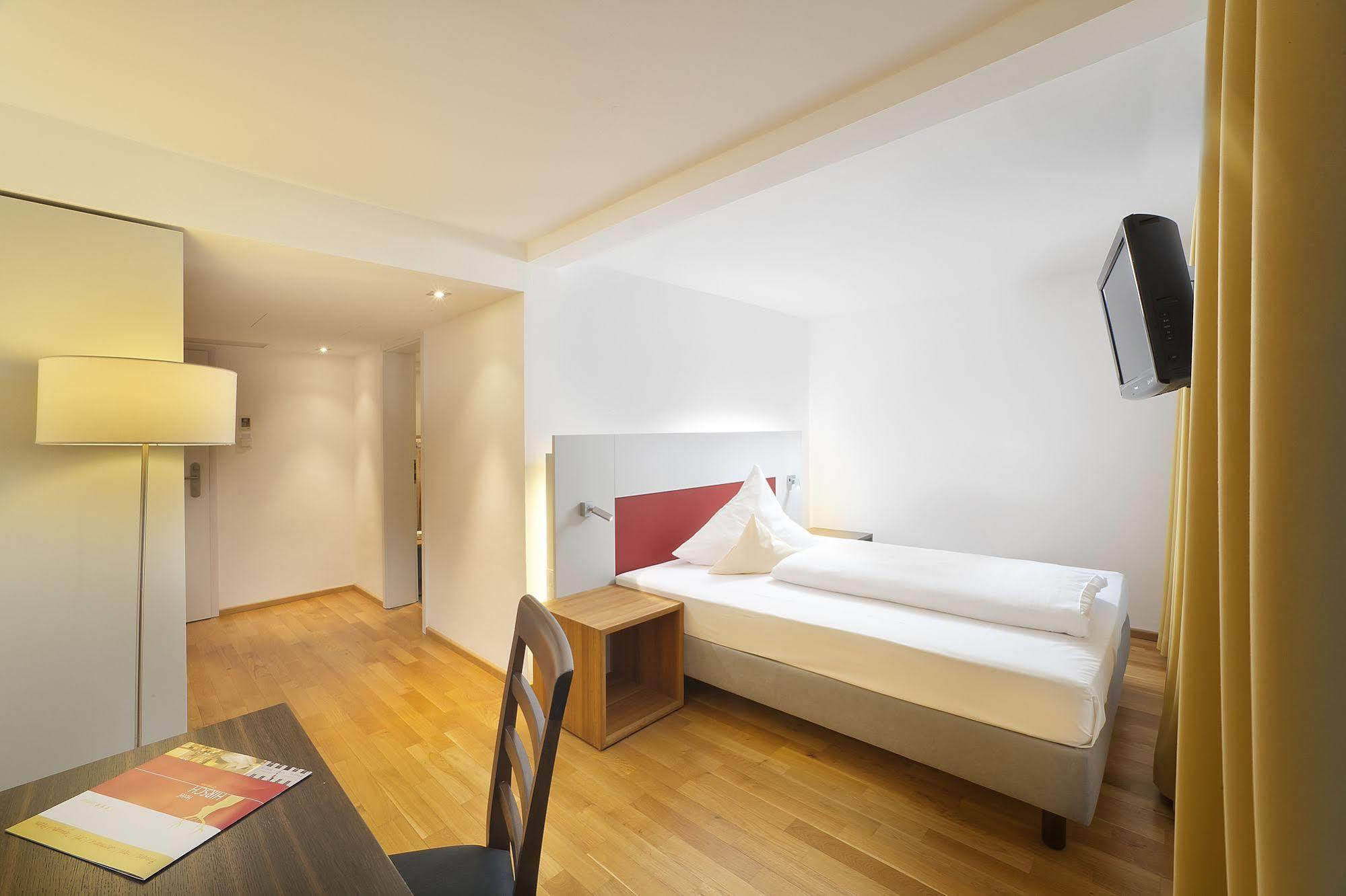 Akzent Brauerei Hotel Hirsch Отобойрен Екстериор снимка